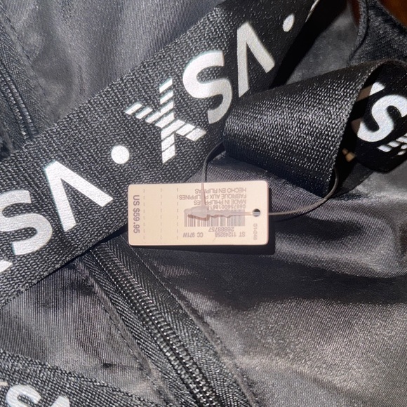 NWT 🆕 |• Victoria’s Secret•| VSX Black Duffel Bag - Picture 6 of 7